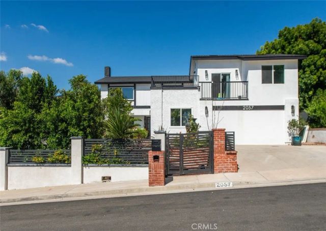 2057 Woodglen Street, Simi Valley, CA 93065