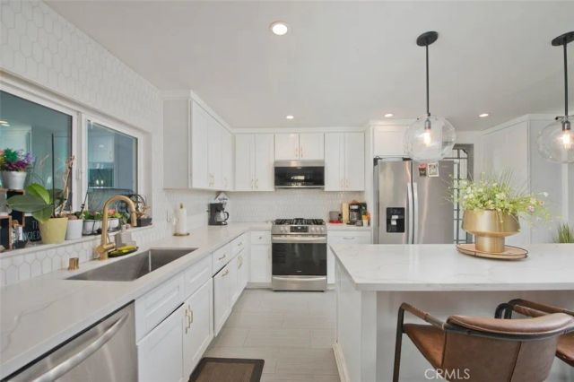 2057 Woodglen Street, Simi Valley, CA 93065