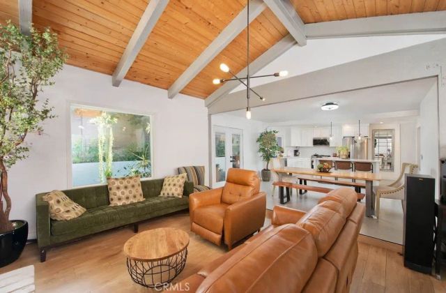 2057 Woodglen Street, Simi Valley, CA 93065