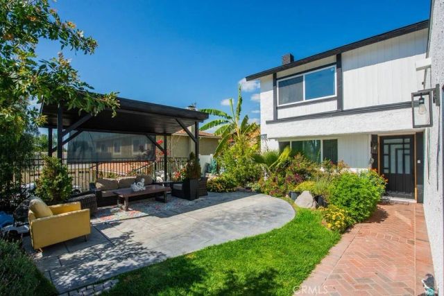 2057 Woodglen Street, Simi Valley, CA 93065