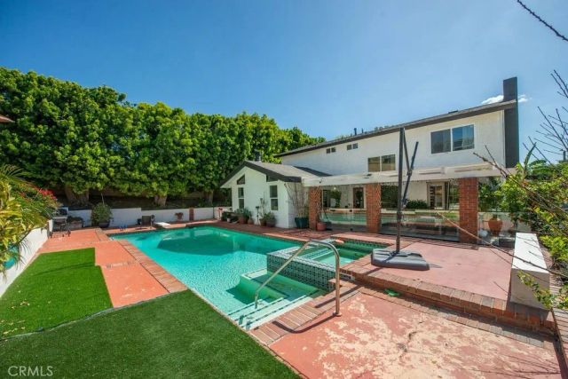 2057 Woodglen Street, Simi Valley, CA 93065