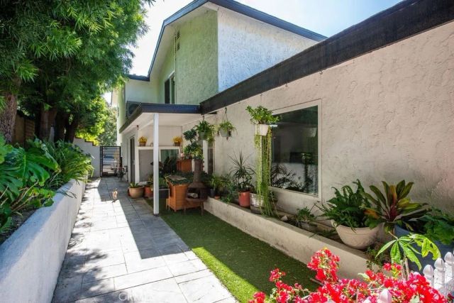 2057 Woodglen Street, Simi Valley, CA 93065