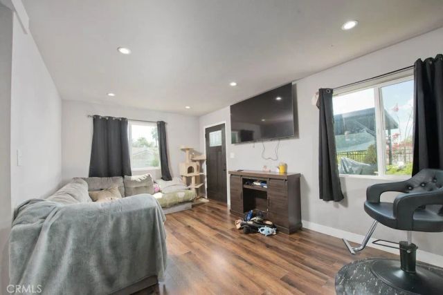 2057 Woodglen Street, Simi Valley, CA 93065