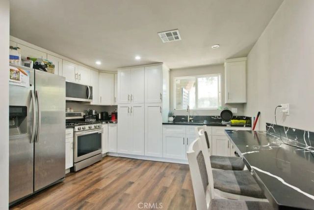 2057 Woodglen Street, Simi Valley, CA 93065