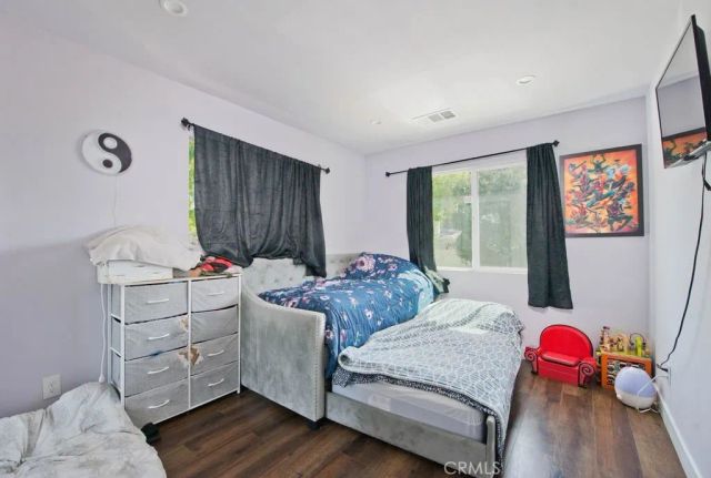 2057 Woodglen Street, Simi Valley, CA 93065