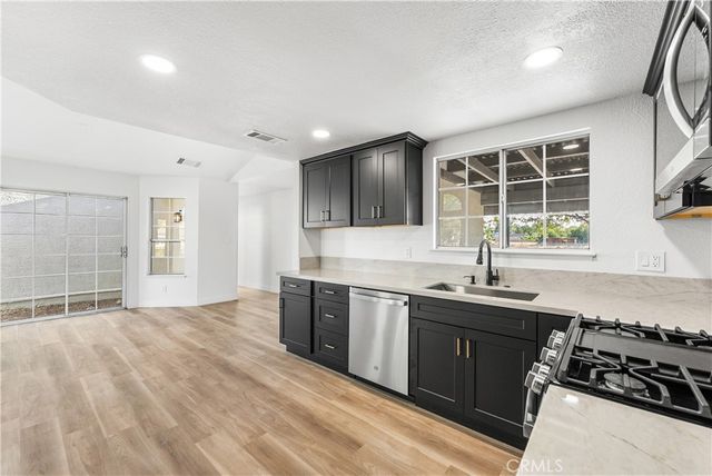 40251 Fieldspring, Palmdale, CA 93591