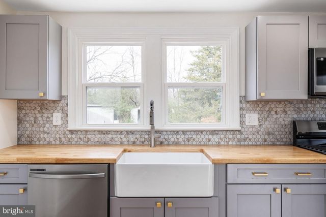 107 GIBSON ST, Fredericksburg, VA 22401