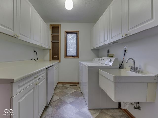 4124 Windsor Court, Greenwood, IN 46142