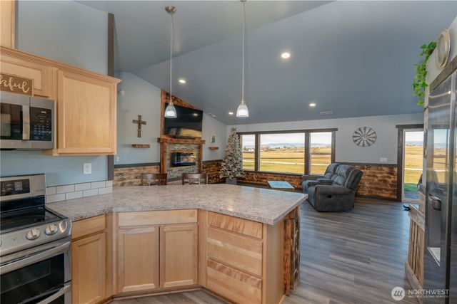 10881 Upper Badger Pocket Rd, Ellensburg, WA 98926