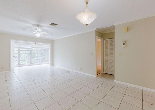 13696 Via Flora H-13, Delray Beach, FL 33484