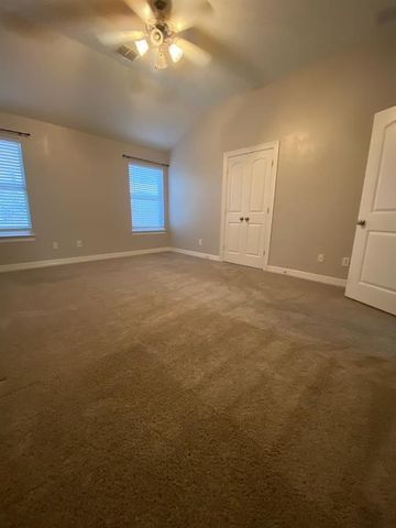 2021 Fairmount Park Drive, Denton, TX 76210