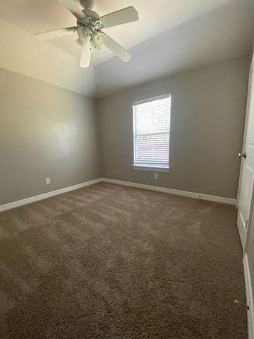 2021 Fairmount Park Drive, Denton, TX 76210