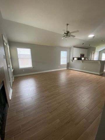 2021 Fairmount Park Drive, Denton, TX 76210