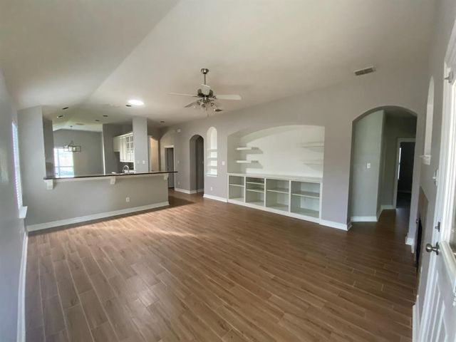 2021 Fairmount Park Drive, Denton, TX 76210