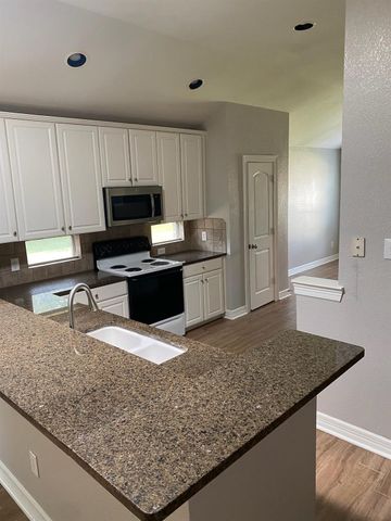 2021 Fairmount Park Drive, Denton, TX 76210