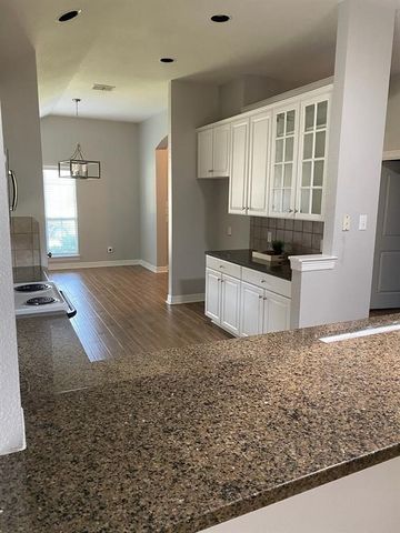 2021 Fairmount Park Drive, Denton, TX 76210