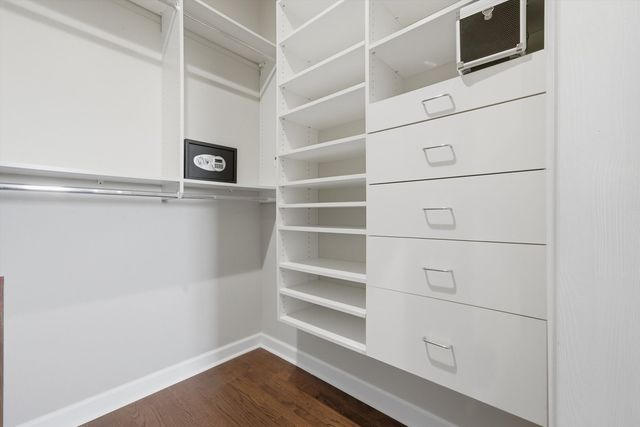 4821 N Damen Avenue 4, Chicago, IL 60625