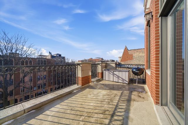 4821 N Damen Avenue 4, Chicago, IL 60625