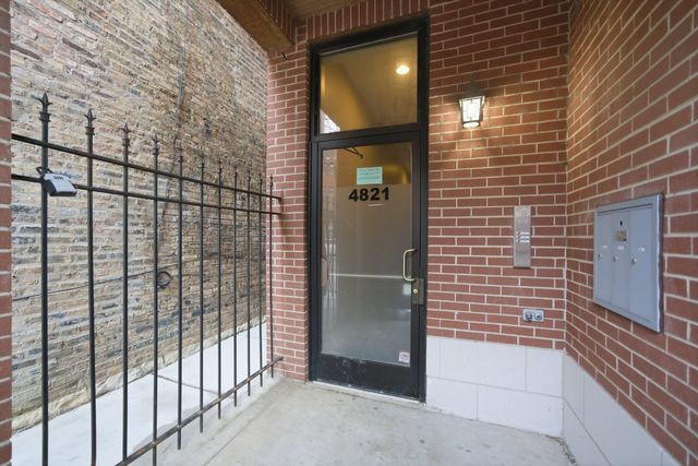 4821 N Damen Avenue 4, Chicago, IL 60625