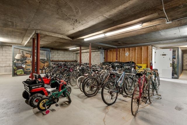 57 Broadlawn Park 14B, Boston, MA 02132