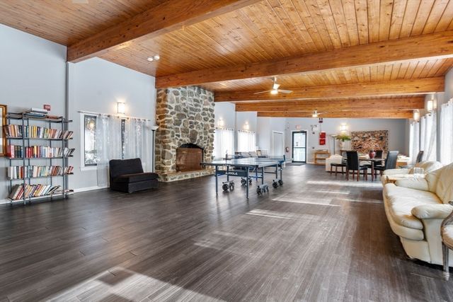 57 Broadlawn Park 14B, Boston, MA 02132