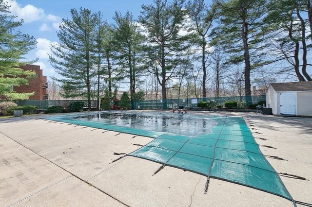 57 Broadlawn Park 14B, Boston, MA 02132