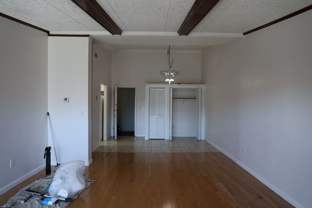 57 Broadlawn Park 14B, Boston, MA 02132