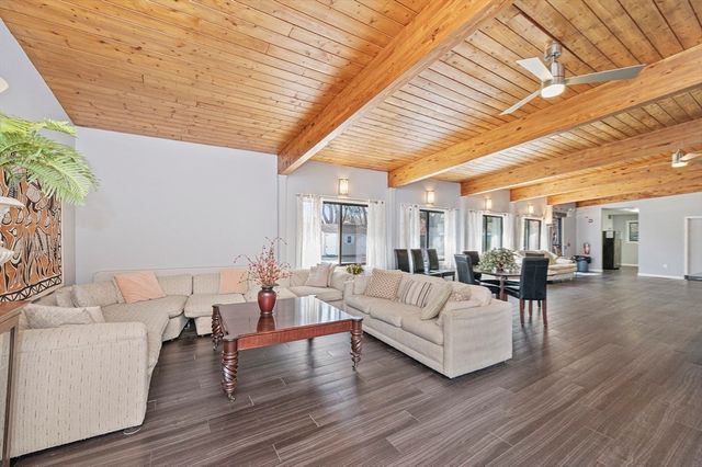 57 Broadlawn Park 14B, Boston, MA 02132