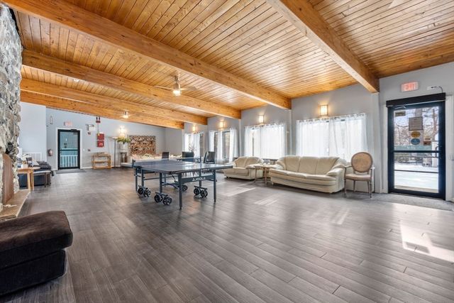 57 Broadlawn Park 14B, Boston, MA 02132