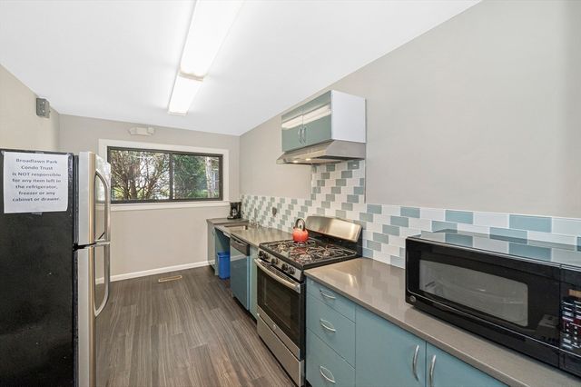 57 Broadlawn Park 14B, Boston, MA 02132