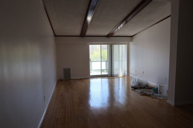 57 Broadlawn Park 14B, Boston, MA 02132