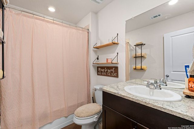 3430 angus, San Antonio, TX 78245