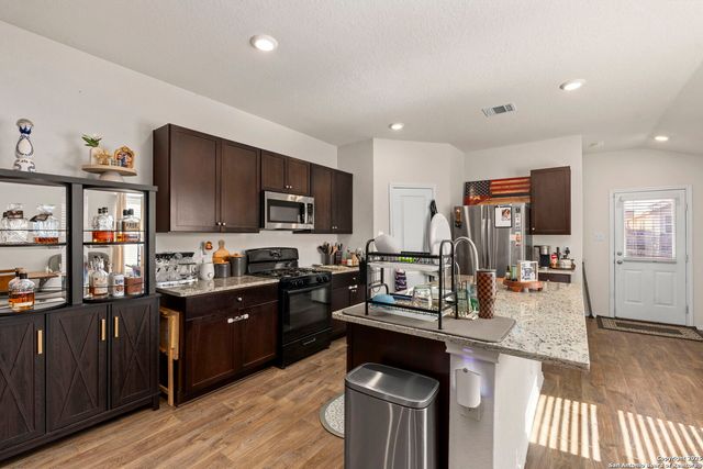 3430 angus, San Antonio, TX 78245