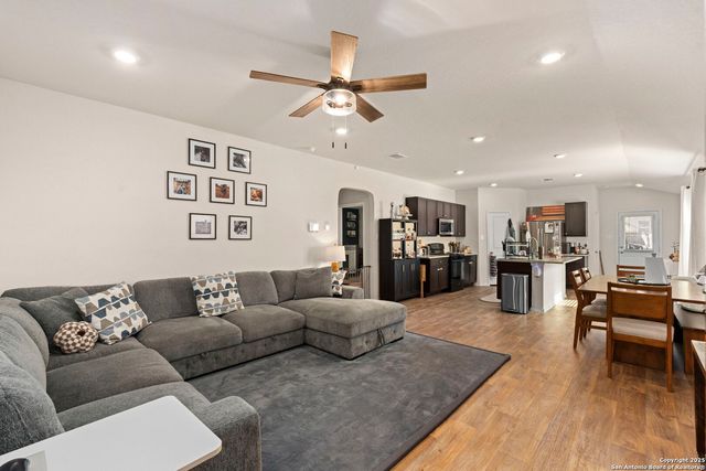 3430 angus, San Antonio, TX 78245