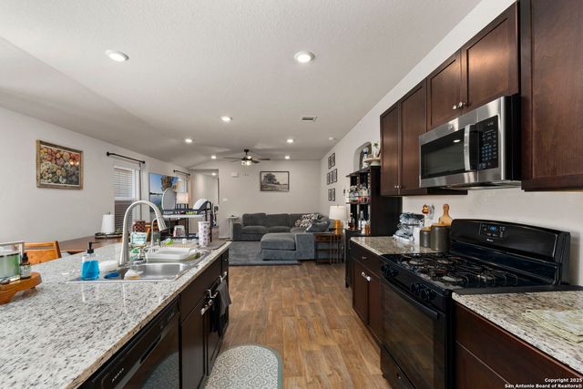 3430 angus, San Antonio, TX 78245