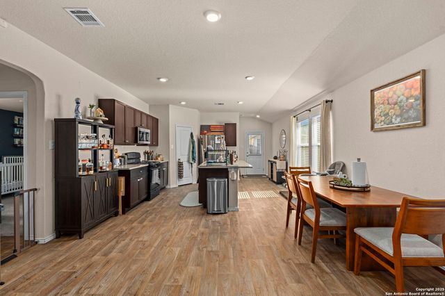 3430 angus, San Antonio, TX 78245