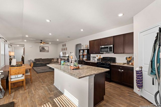 3430 angus, San Antonio, TX 78245