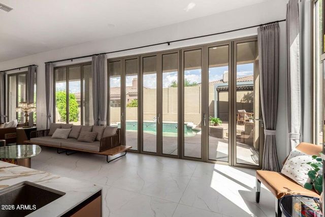 11312 E GREENWAY Road, Scottsdale, AZ 85260