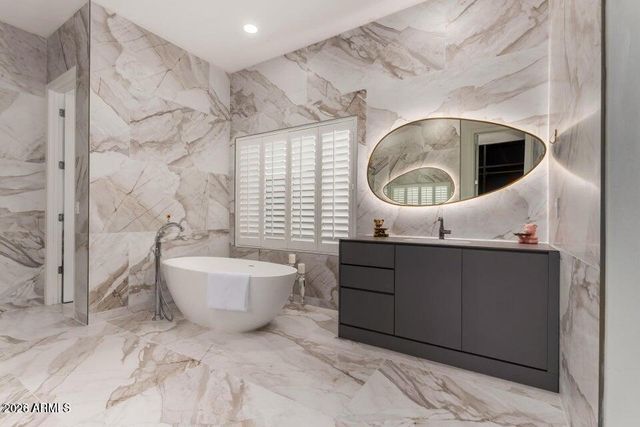 11312 E GREENWAY Road, Scottsdale, AZ 85260