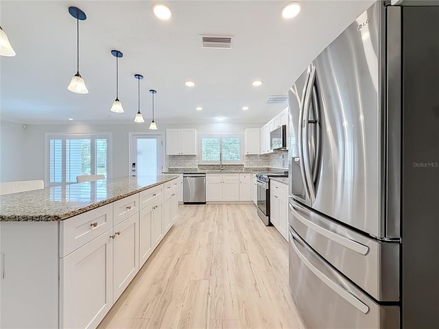 8270 30TH AVENUE N, St Petersburg, FL 33710