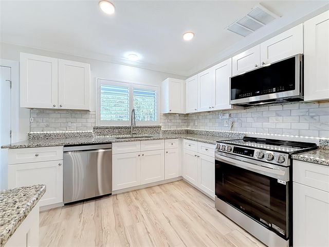 8270 30TH AVENUE N, St Petersburg, FL 33710