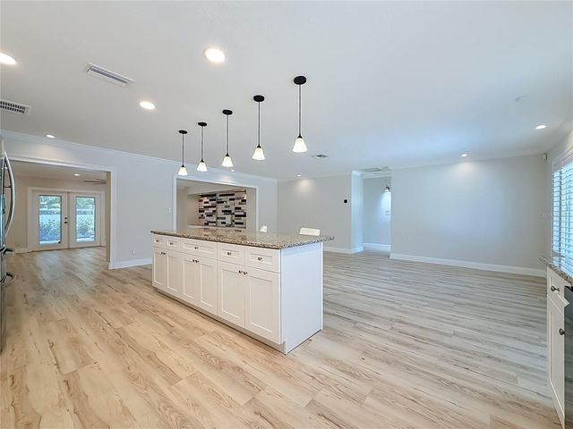 8270 30TH AVENUE N, St Petersburg, FL 33710