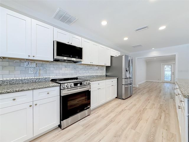 8270 30TH AVENUE N, St Petersburg, FL 33710