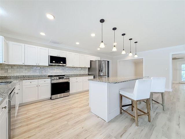 8270 30TH AVENUE N, St Petersburg, FL 33710
