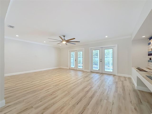 8270 30TH AVENUE N, St Petersburg, FL 33710