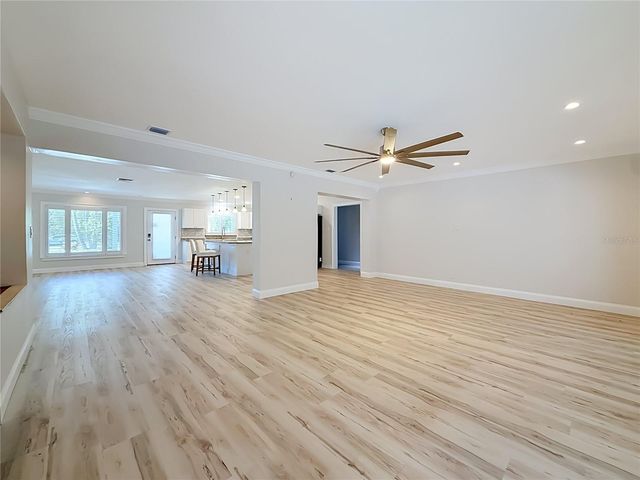 8270 30TH AVENUE N, St Petersburg, FL 33710