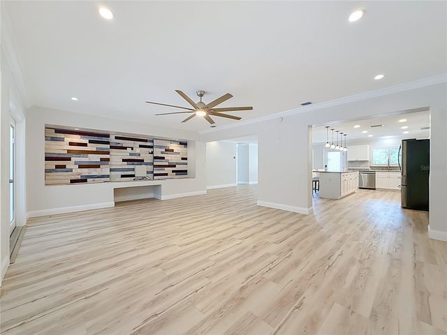 8270 30TH AVENUE N, St Petersburg, FL 33710