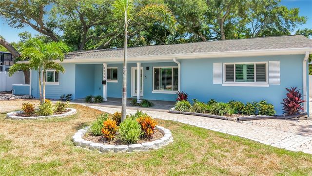 8270 30TH AVENUE N, St Petersburg, FL 33710