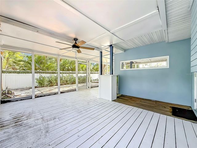 8270 30TH AVENUE N, St Petersburg, FL 33710