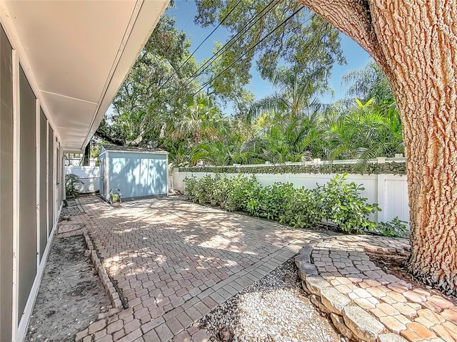 8270 30TH AVENUE N, St Petersburg, FL 33710